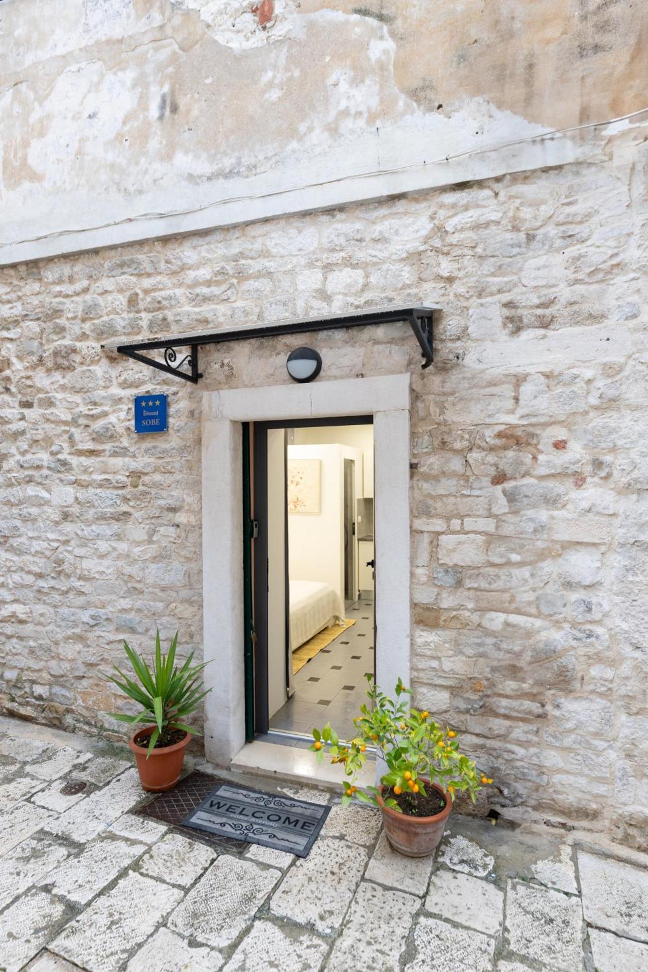 Lena'S Room In Roman Palace Split Exterior foto